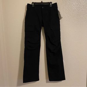 New with tags underarmour pants